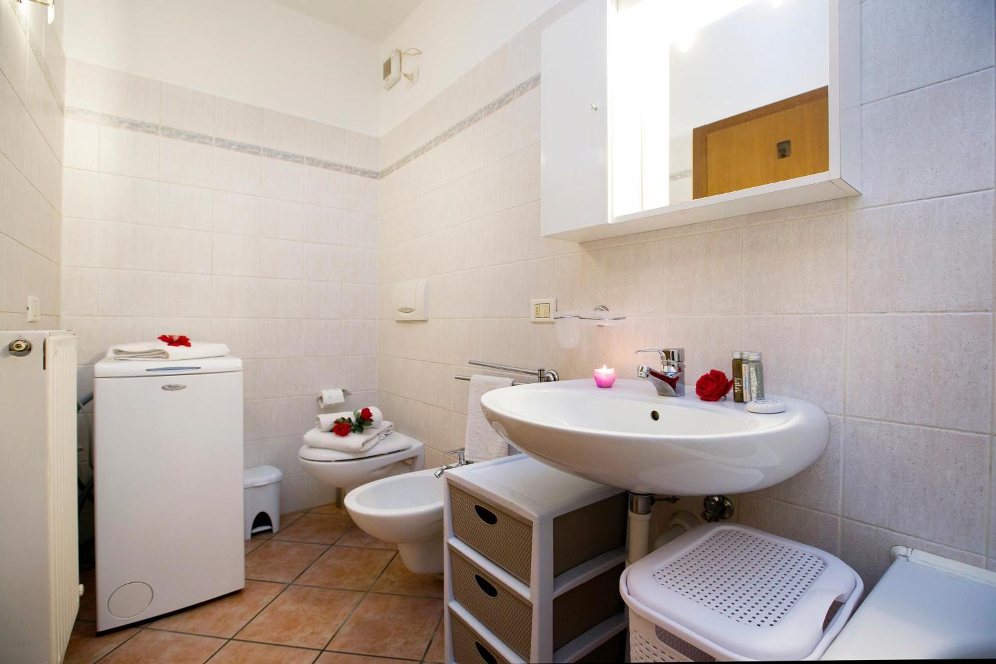 Appartamento Centro Storico Riva 2 - Happy Rentals Экстерьер фото